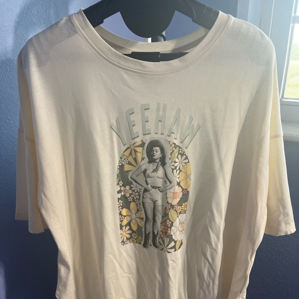 Crazy Consuela Cowgirl tee, size M